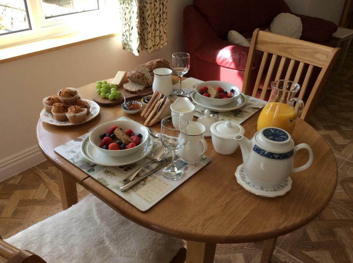 Pembrokeshire Fields Hotell Haverfordwest Exteriör bild